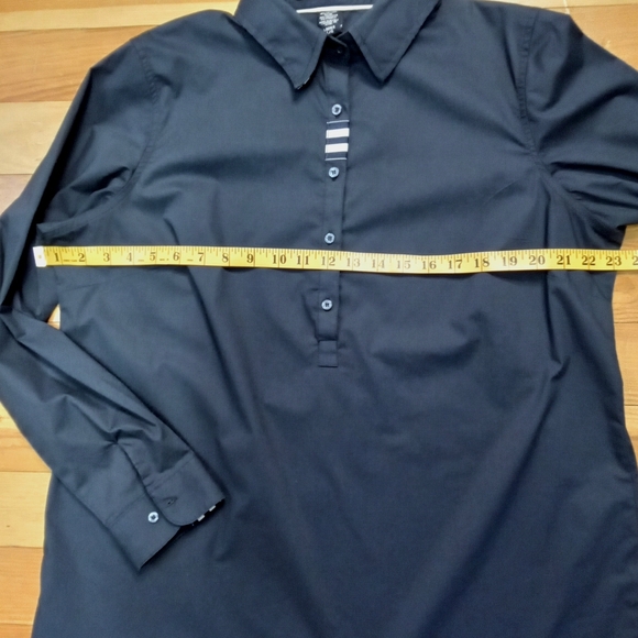 Pearly Vine Button Up top - Picture 6 of 8